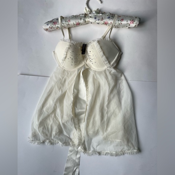 Victoria’s Secret Sexy Little Things Babydoll Crystal Embellished Ivory 36B bra - Picture 4 of 6